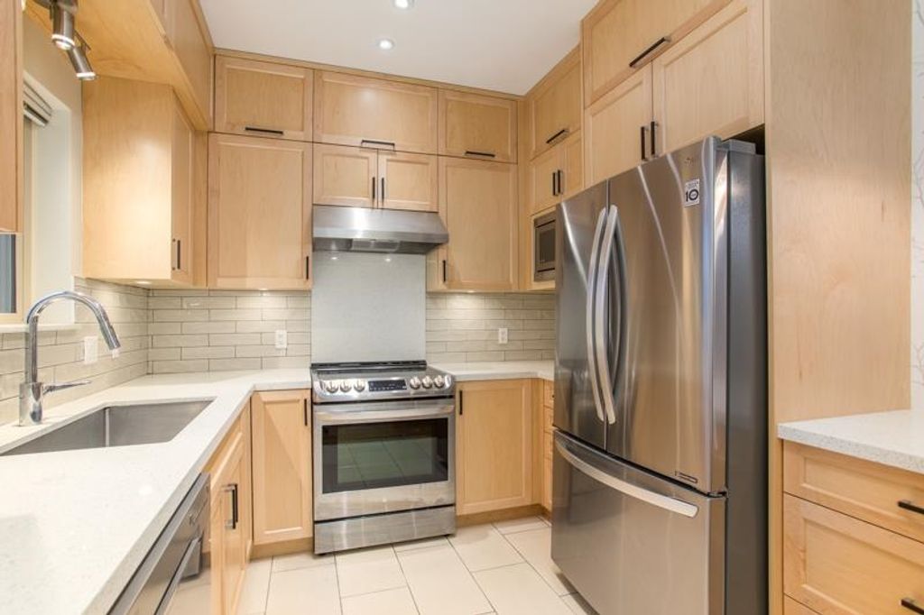 listing image 1105896276352333853