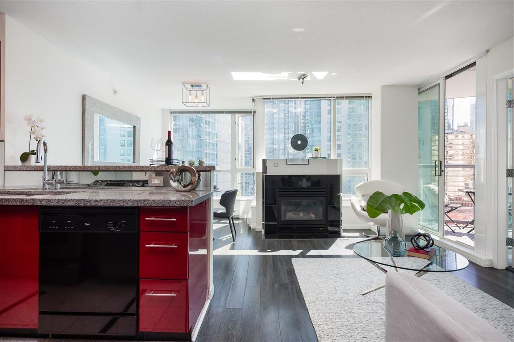 listing image 1109983714803311294