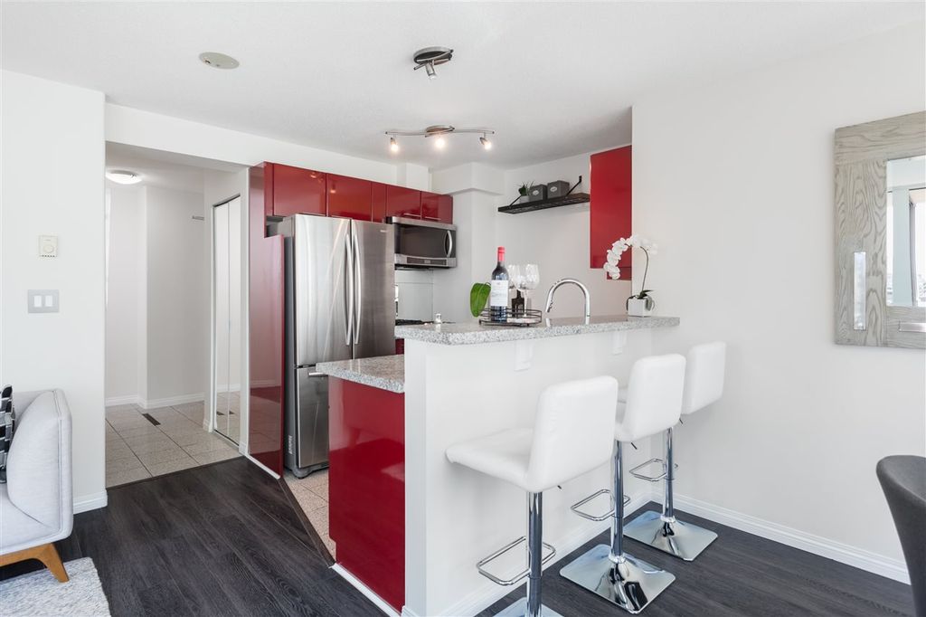 listing image 1105799193566568505