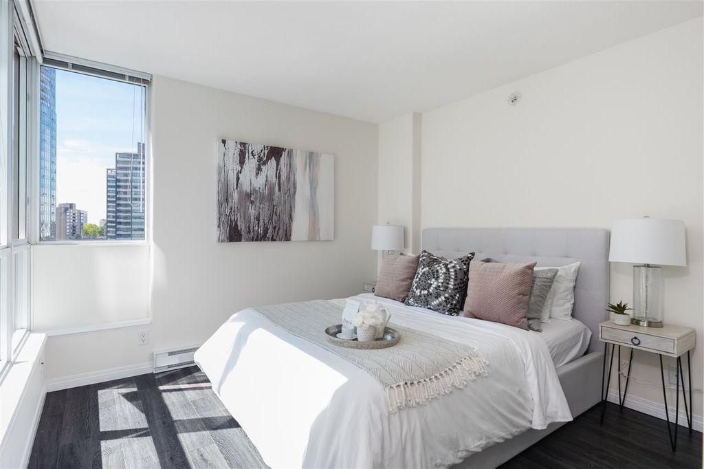 listing image 1104508040973867579