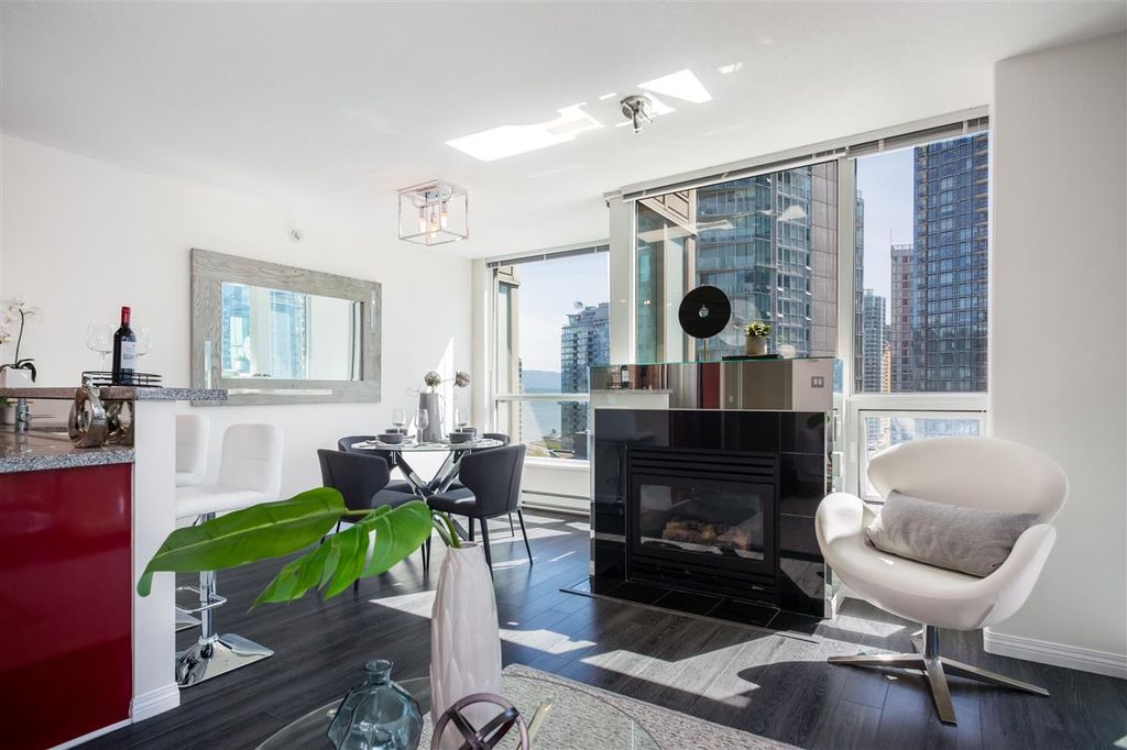 listing image 1102556777737986974