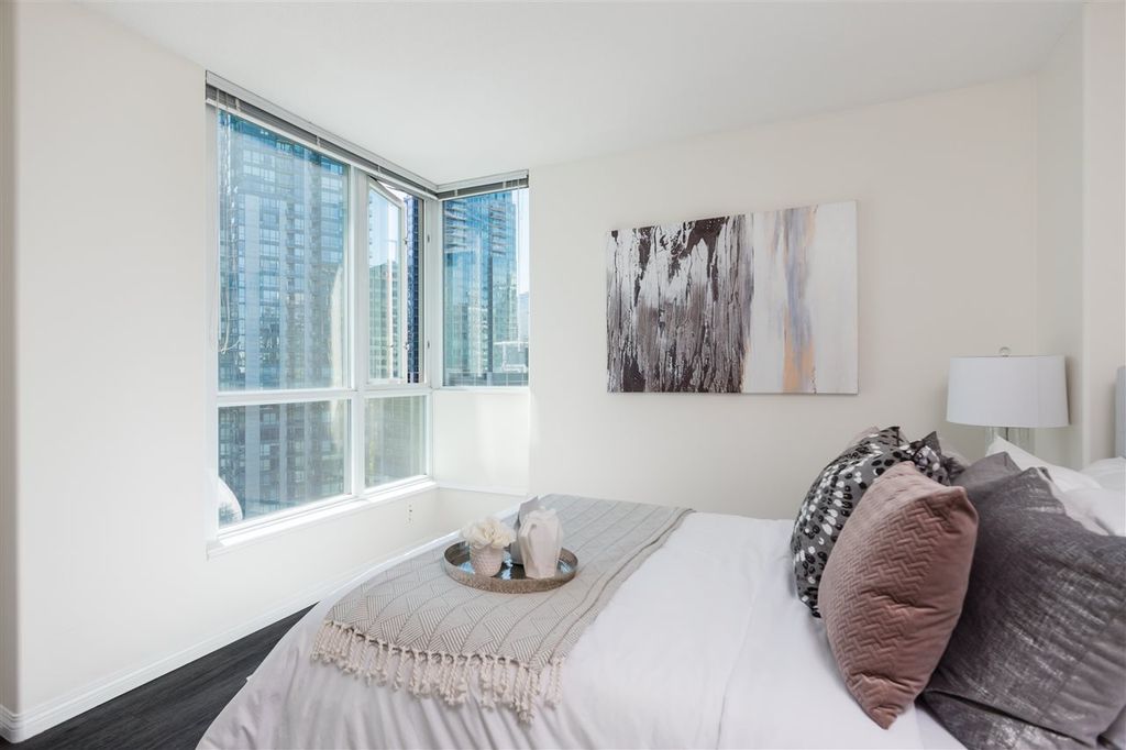 listing image 1109686764631709122