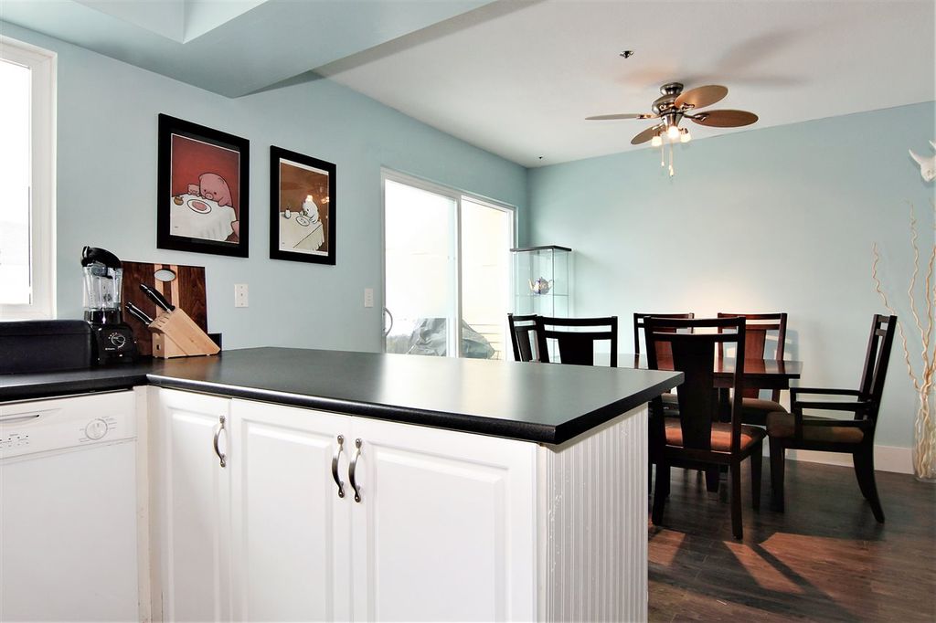 listing image 1102083717652681801