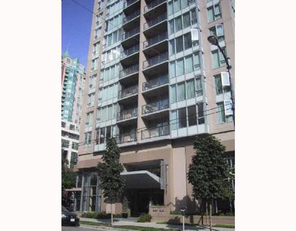 listing image 1104502485222788033