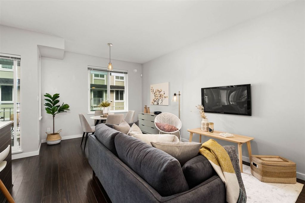 listing image 1109209867133152460