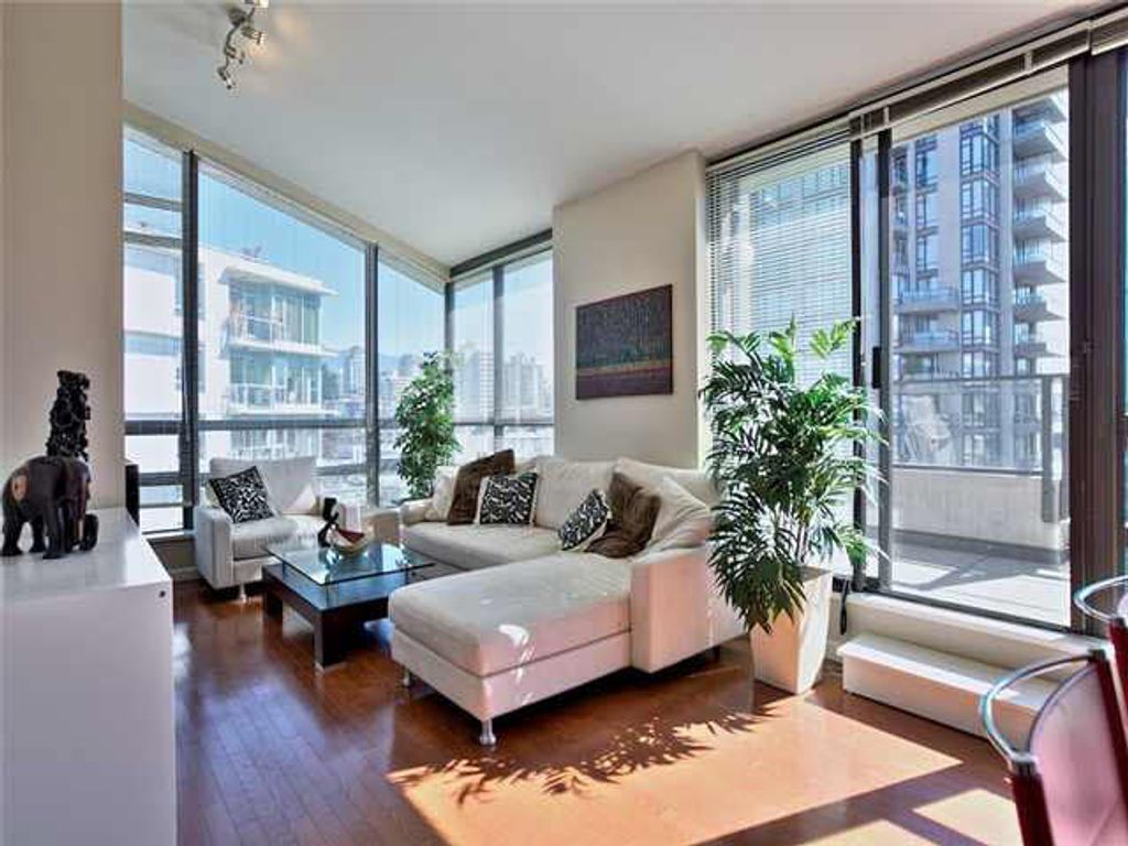 listing image 1100702611835695760