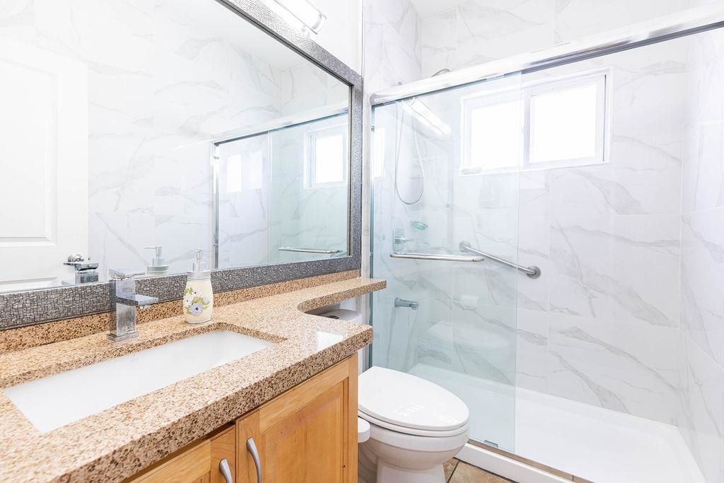 listing image 1102293284684215718