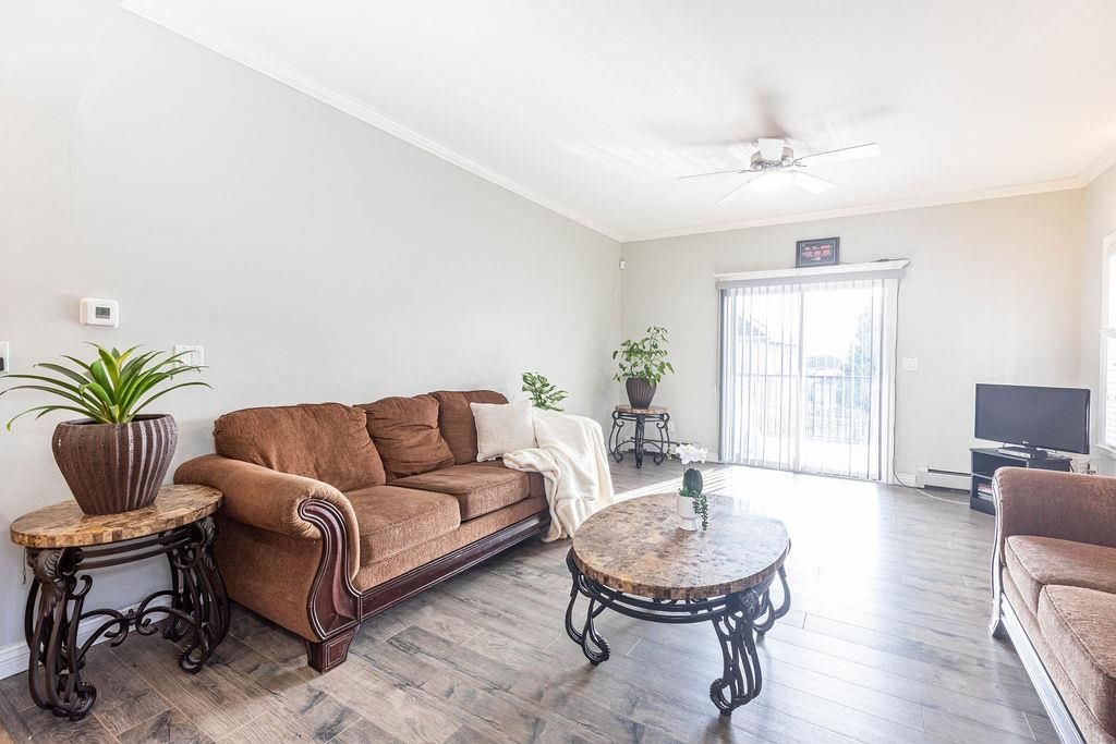 listing image 1102205910810386443