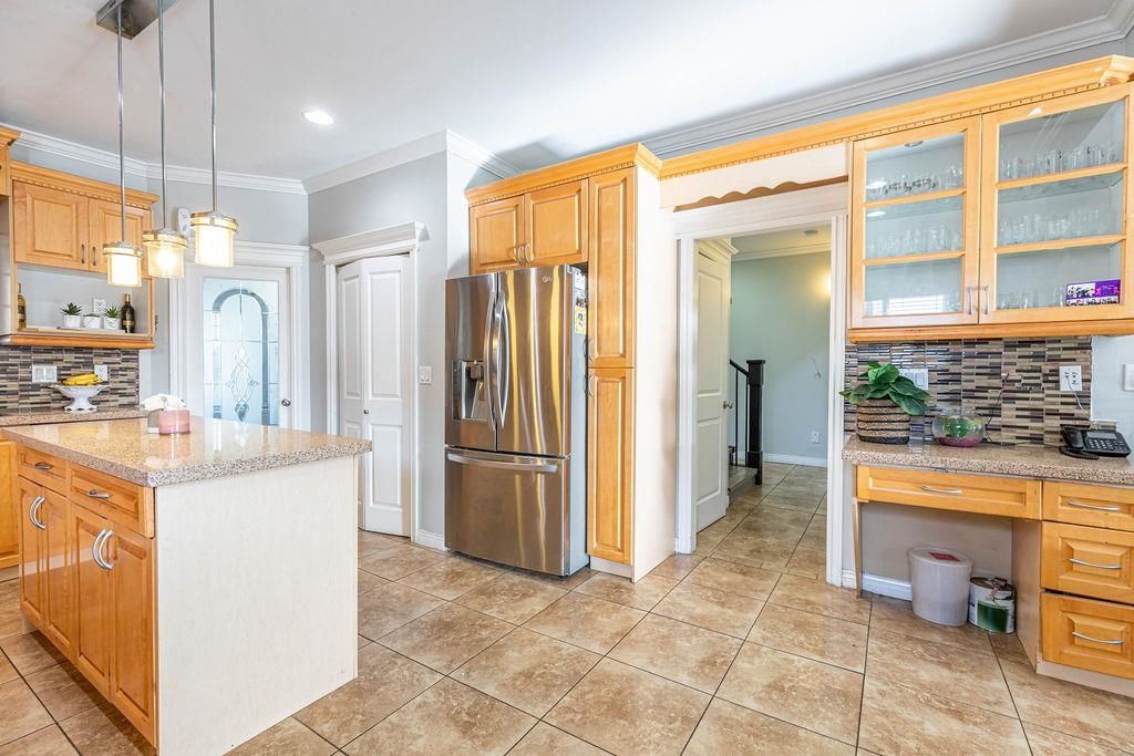 listing image 1108130546440179100