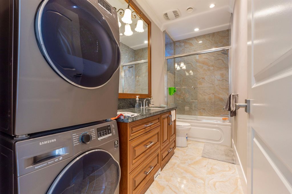 listing image 1100018242739129089