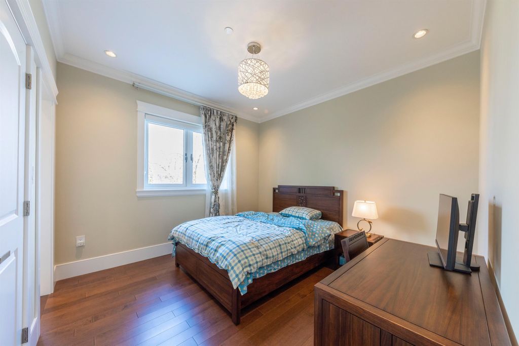 listing image 1104333839254077327