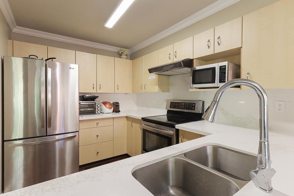 listing image 1105524494271520257