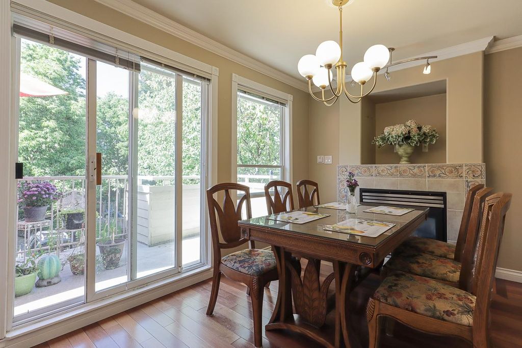 listing image 1102600225419404491