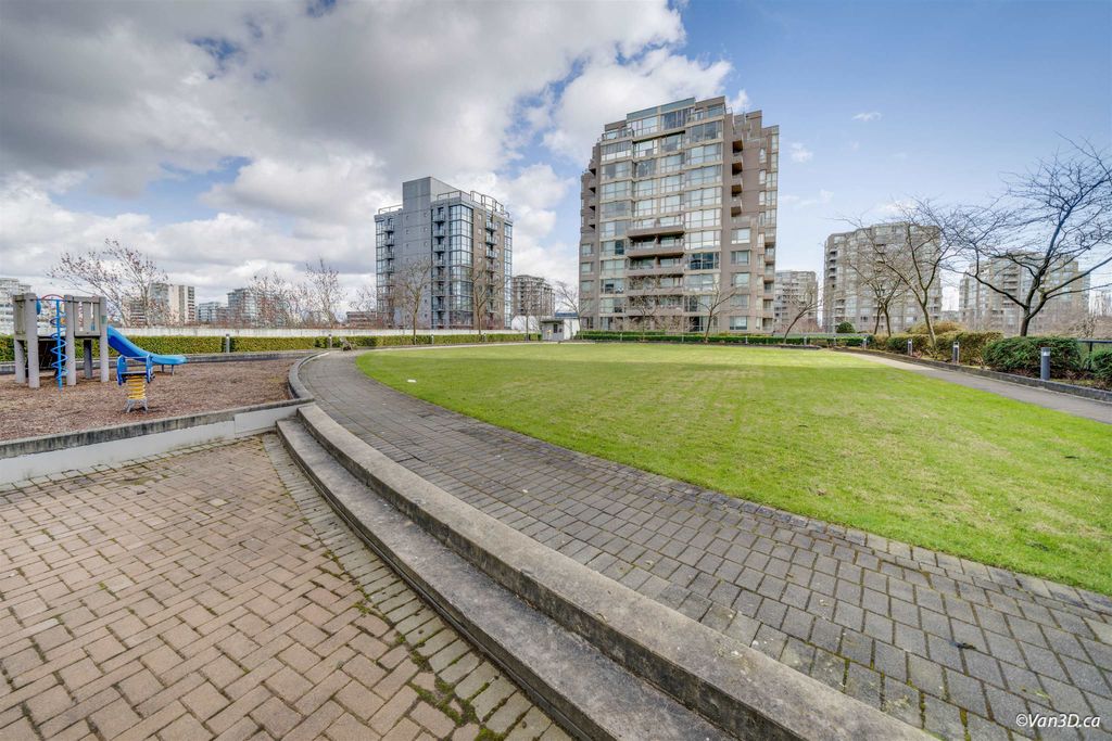 listing image 1106965046378332217