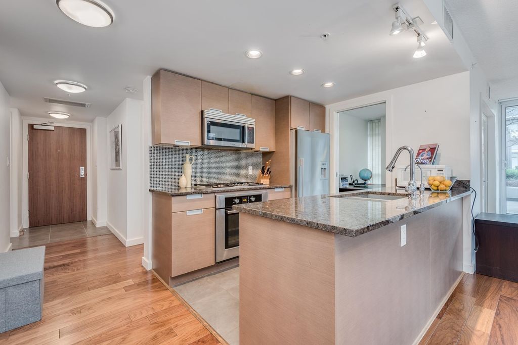 listing image 1109064973153762116