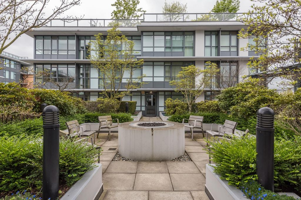 listing image 1102923683884402423