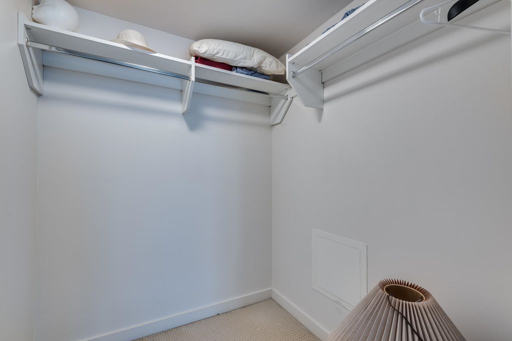 listing image 1101475505615777174