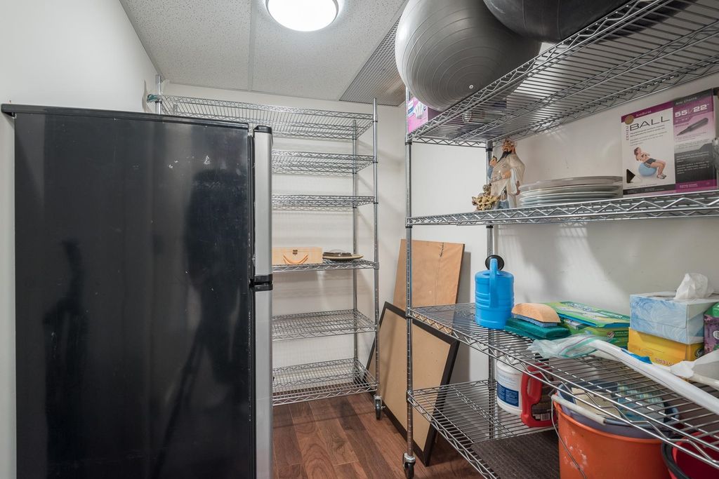 listing image 1103076823211882980