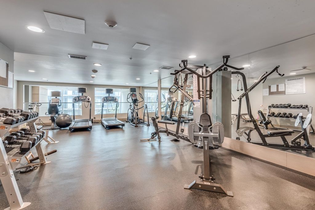 listing image 1109749825439082426