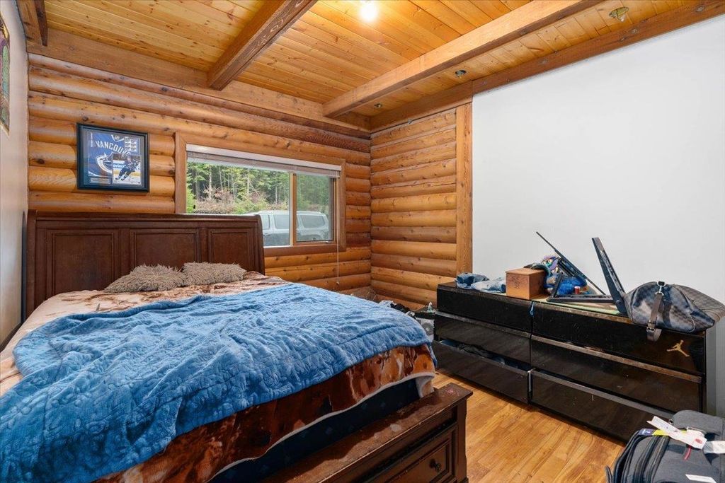 listing image 1100158293464950176