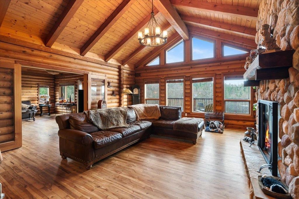 listing image 1106276926098898450