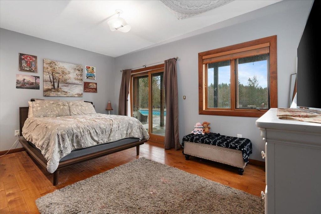 listing image 1104798264223382282