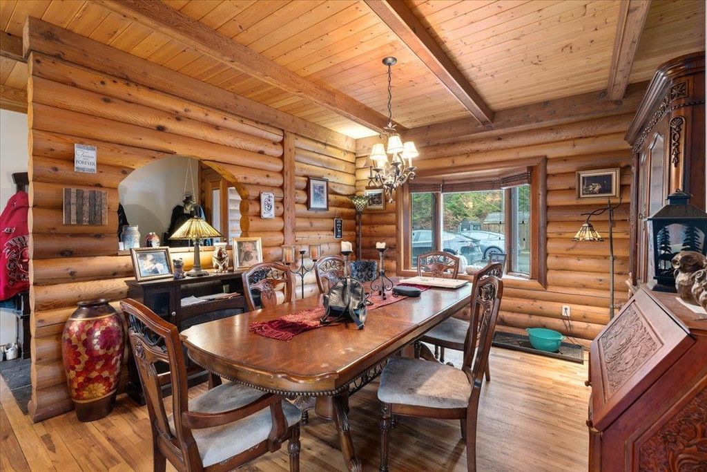 listing image 1102000408456441204