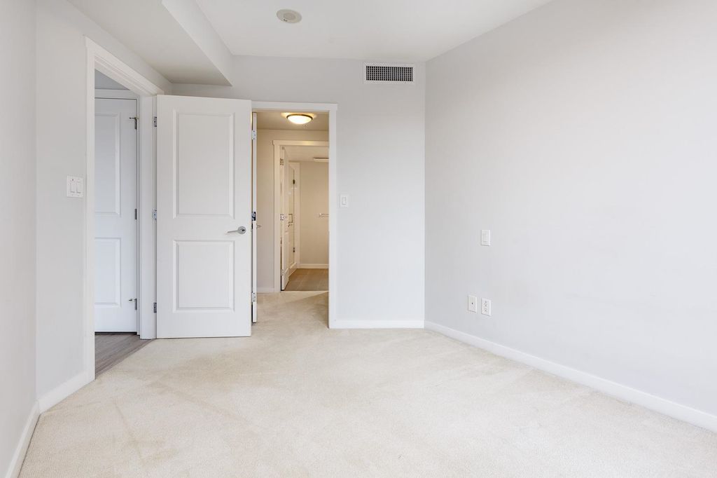 listing image 1102922141789391238