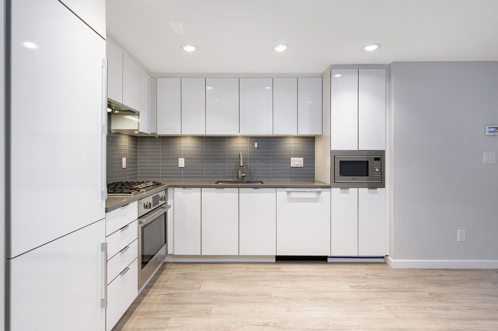 listing image 1106990667868517557