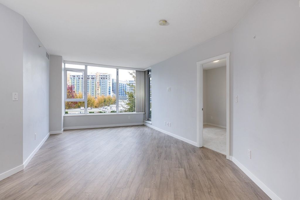 listing image 1101578580187233954