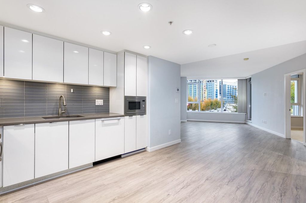 listing image 1102838710056783227