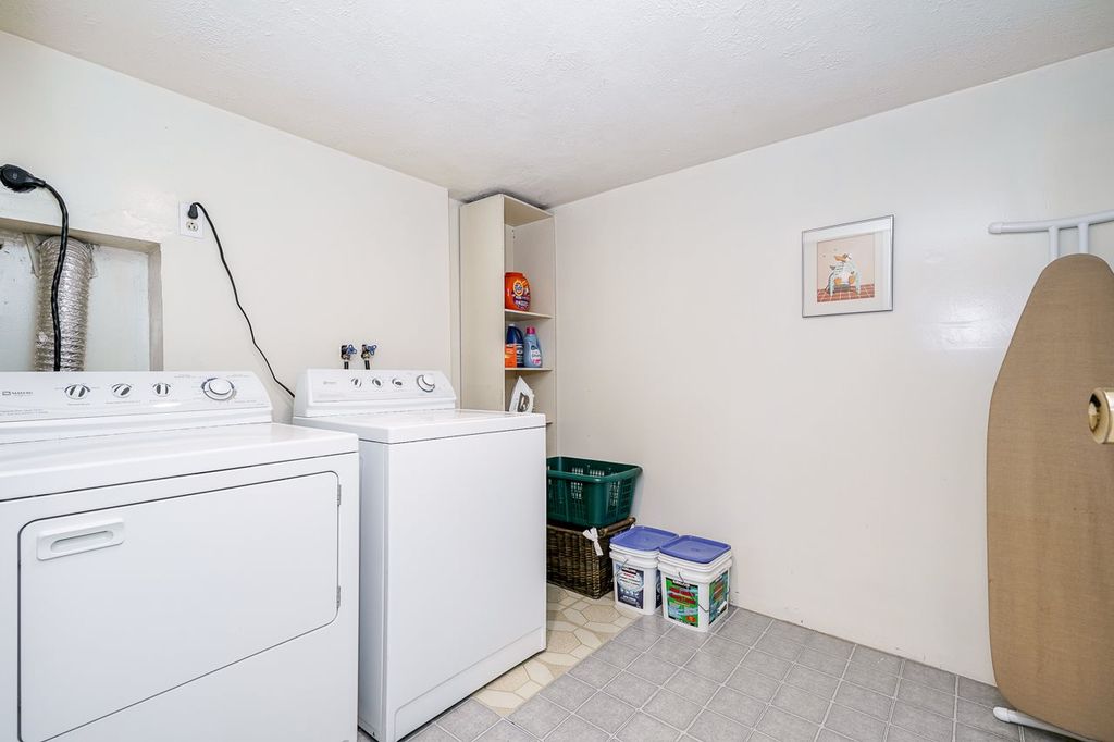 listing image 1105268536719045325