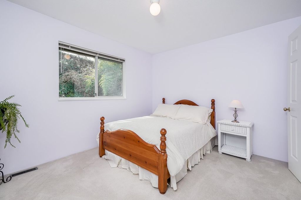 listing image 1107606560211897023