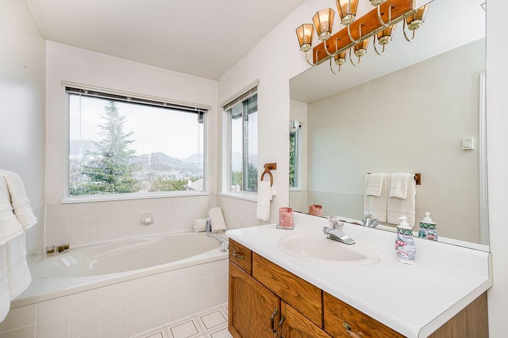 listing image 1102453673439150704