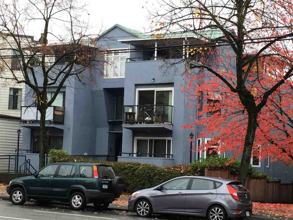 listing image 1104114374210274752