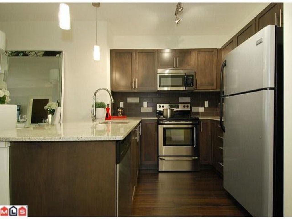 listing image 1109630713664808257