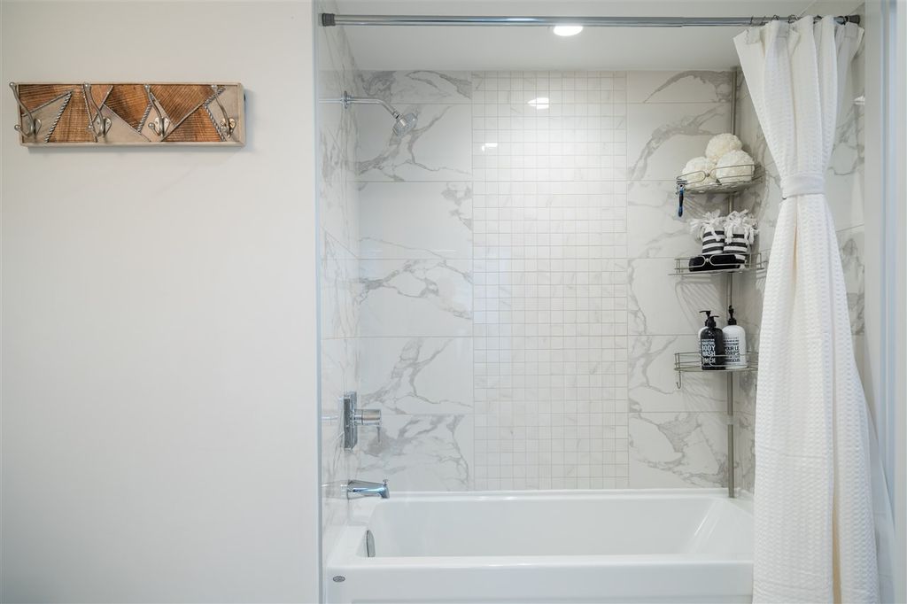 listing image 1109527802970797166