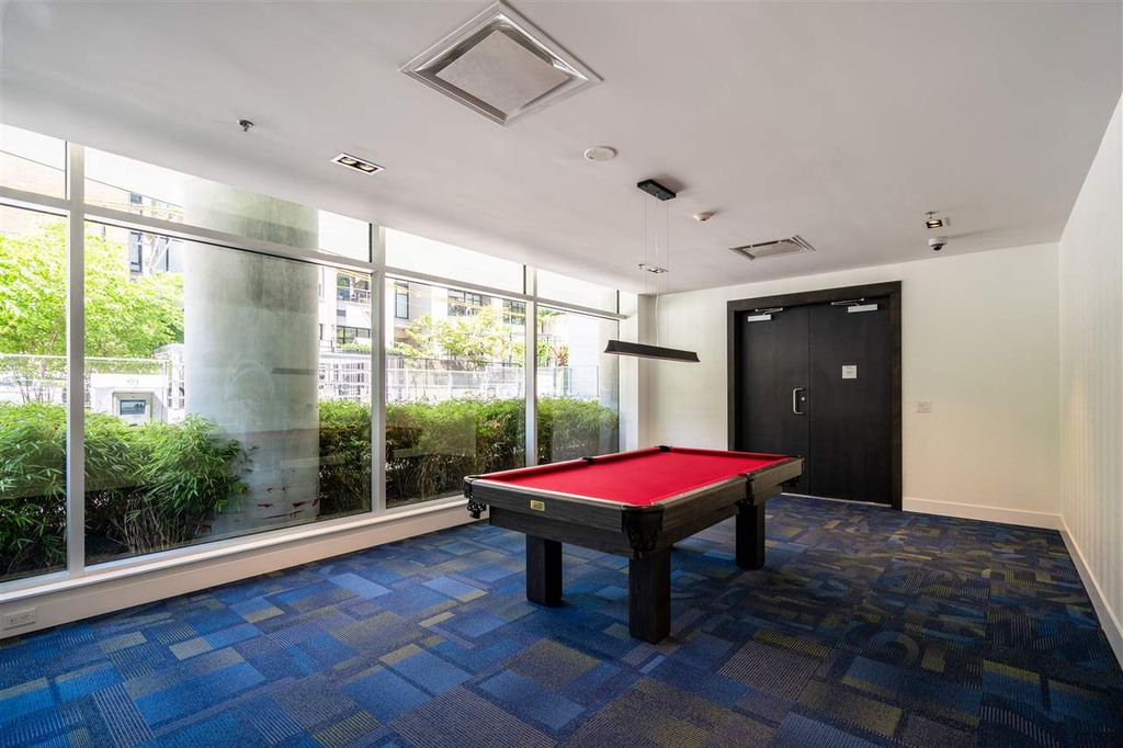 listing image 1104986781656738336