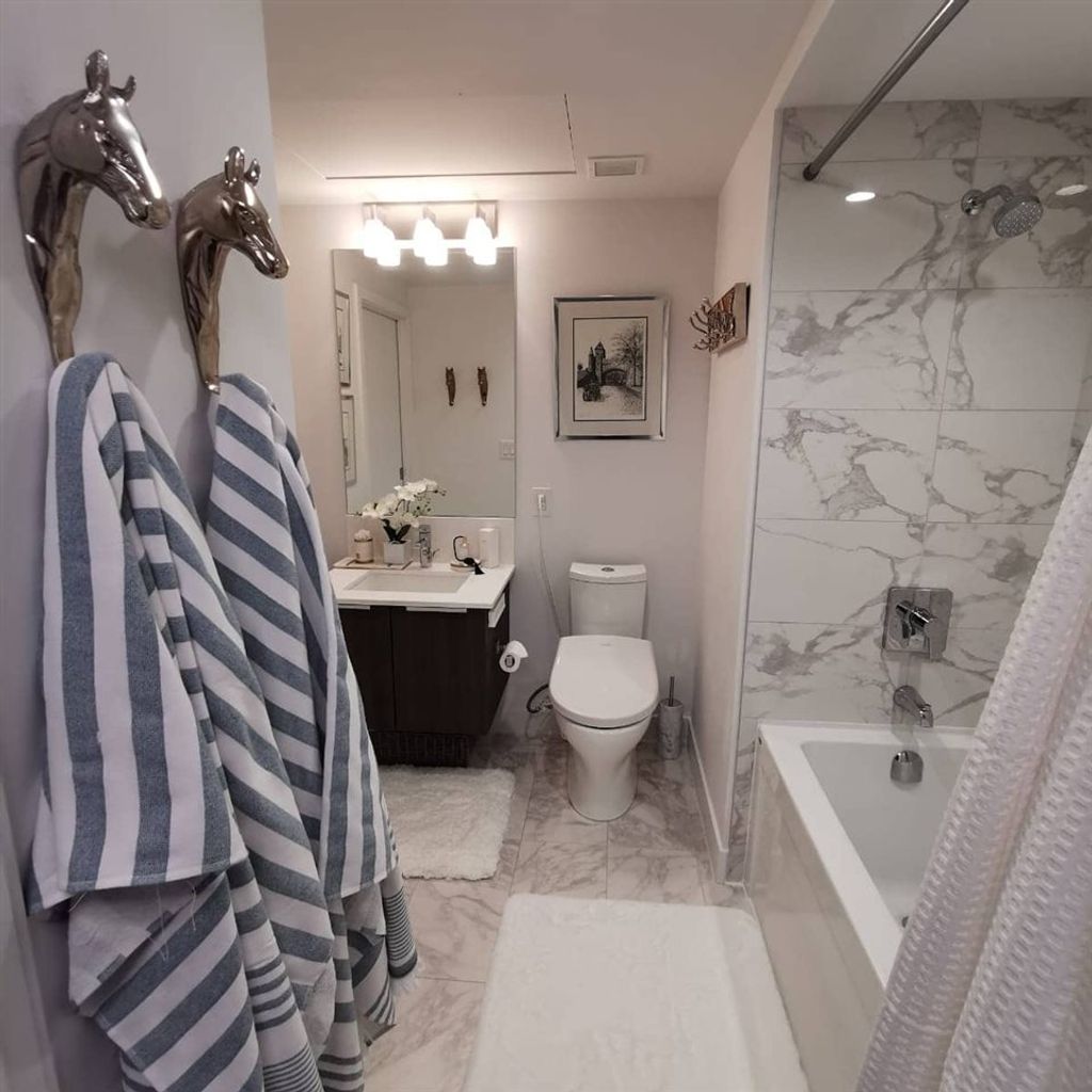 listing image 1109021797224819170
