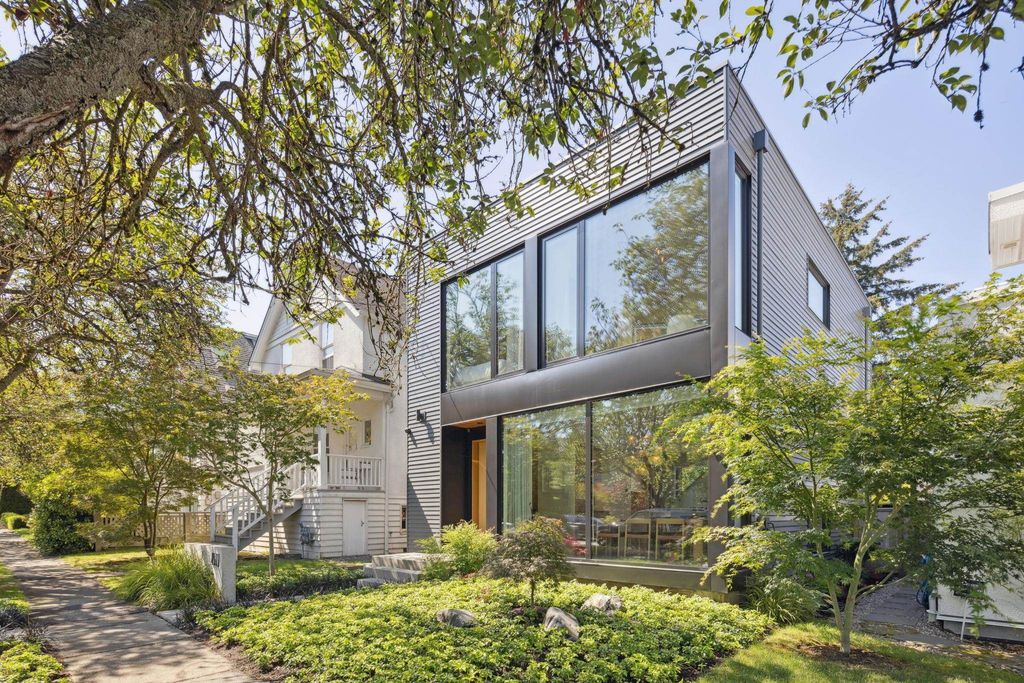 listing image 1103379157734469478