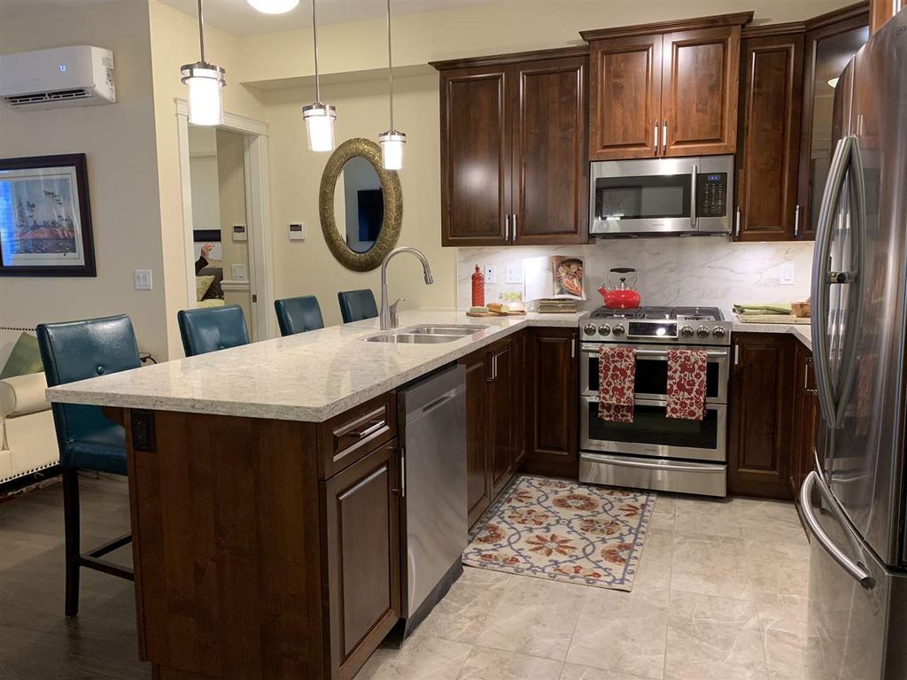 listing image 1102703839908804078