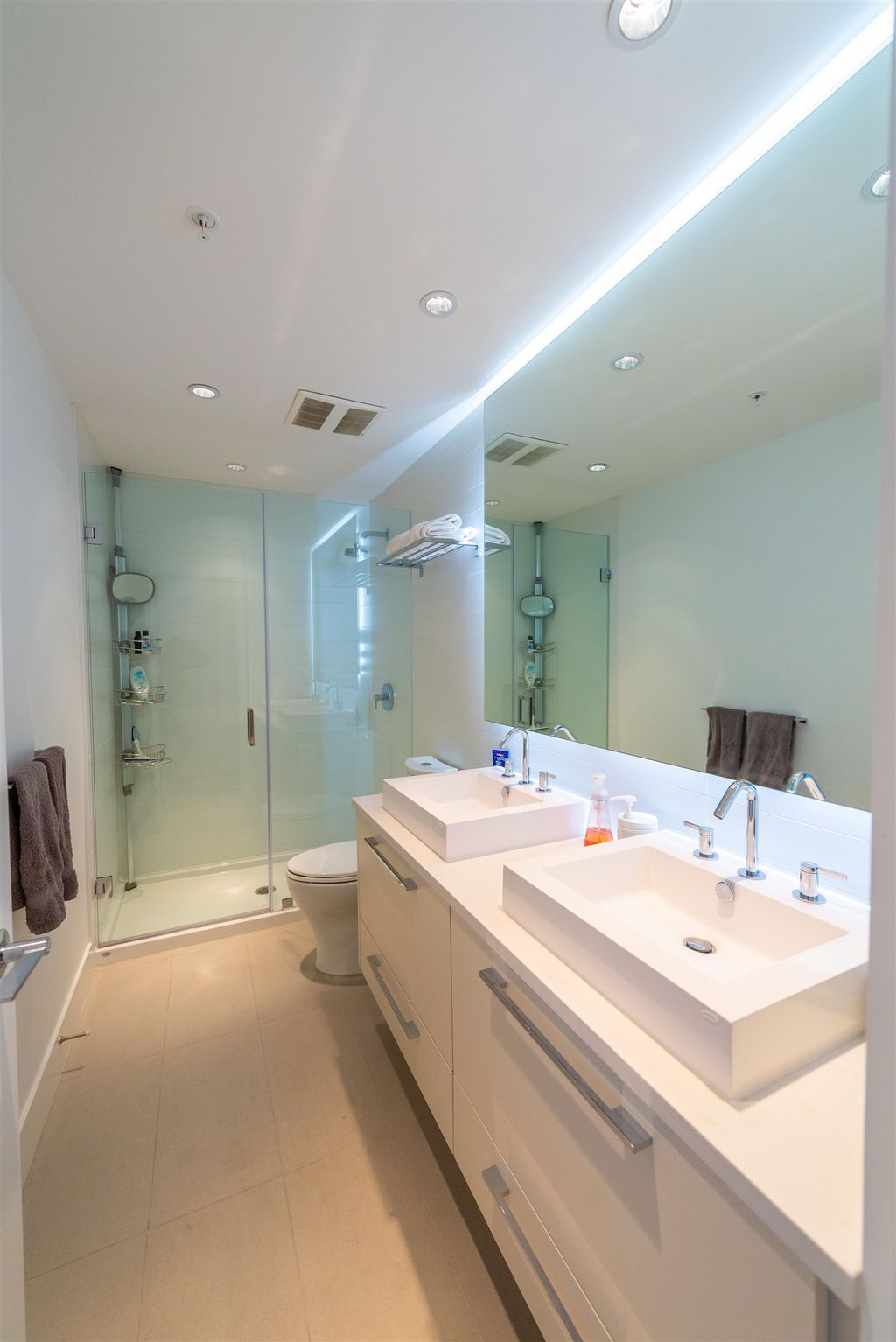 listing image 1104315461058252170