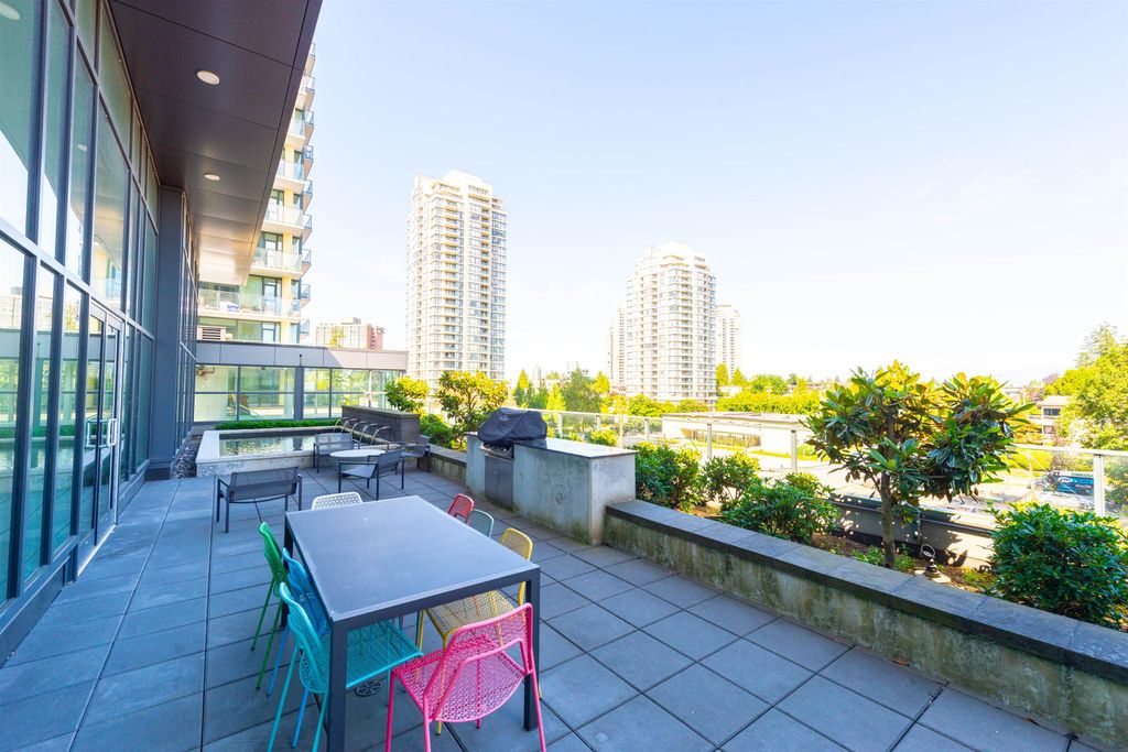 listing image 1103640511314008737