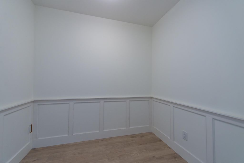 listing image 1109927444254671840
