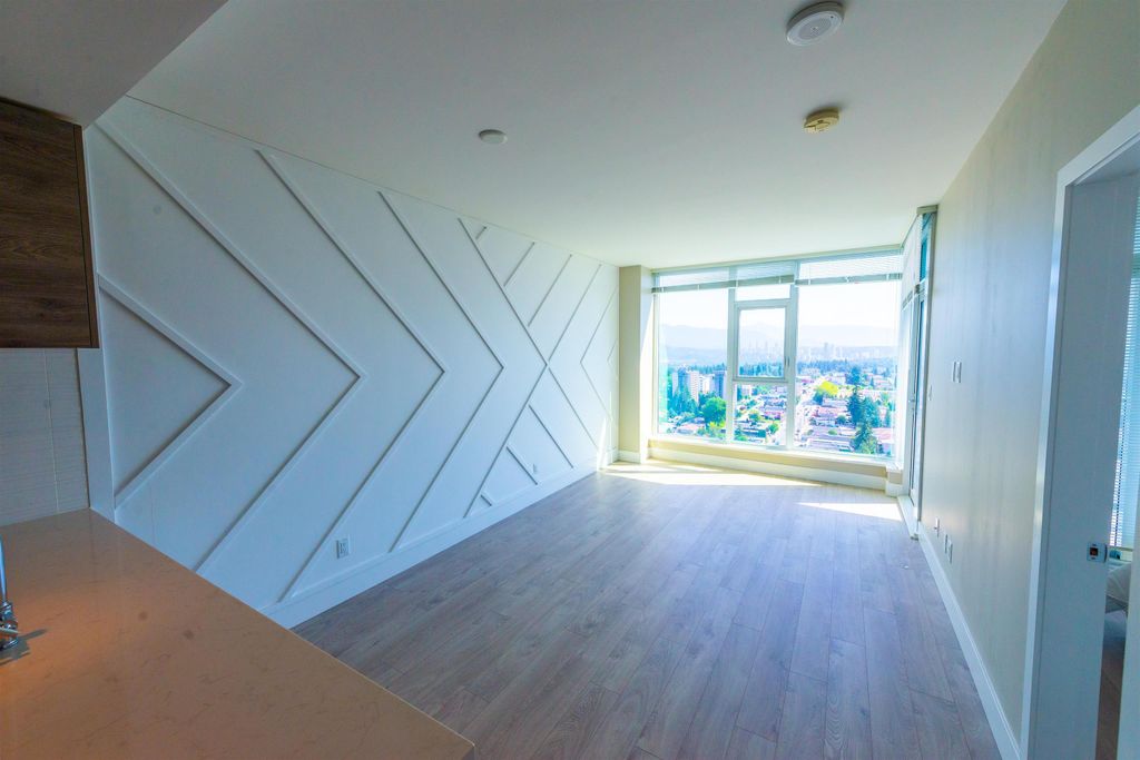 listing image 1101549819770885512