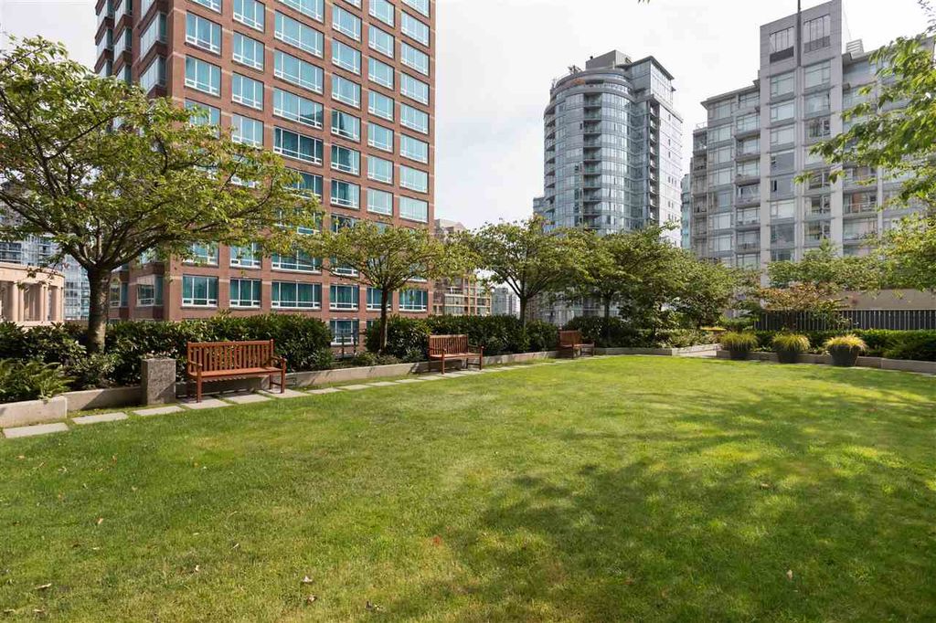 listing image 1109632801547141261