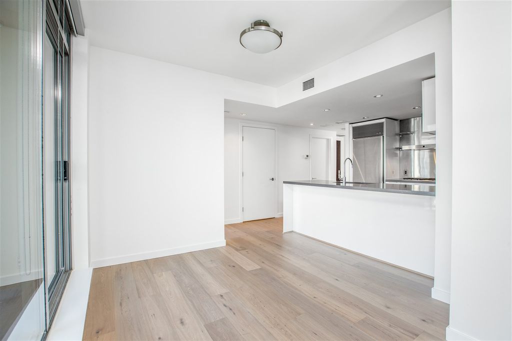 listing image 1102915003646016726