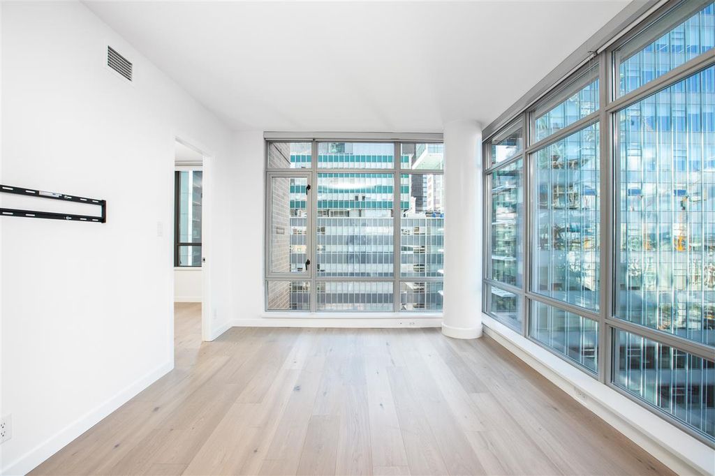 listing image 1103921459199878573
