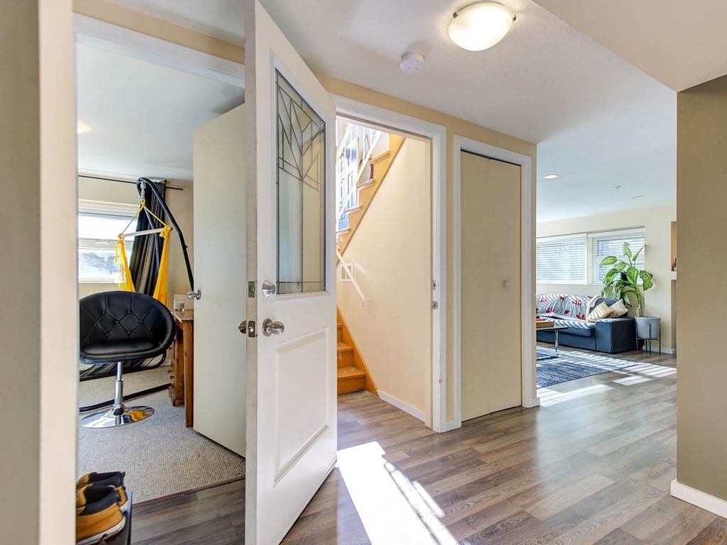 listing image 1102069602809024365