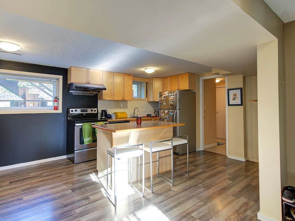 listing image 1106897573452458816